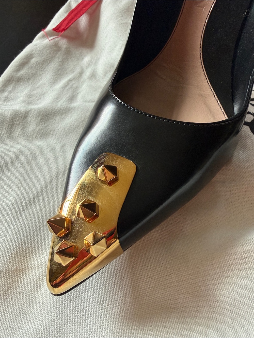 Alexander McQueen Black Leather Pointed Toe Pumps with Gold Cap & Studs - Picture 4 of 8